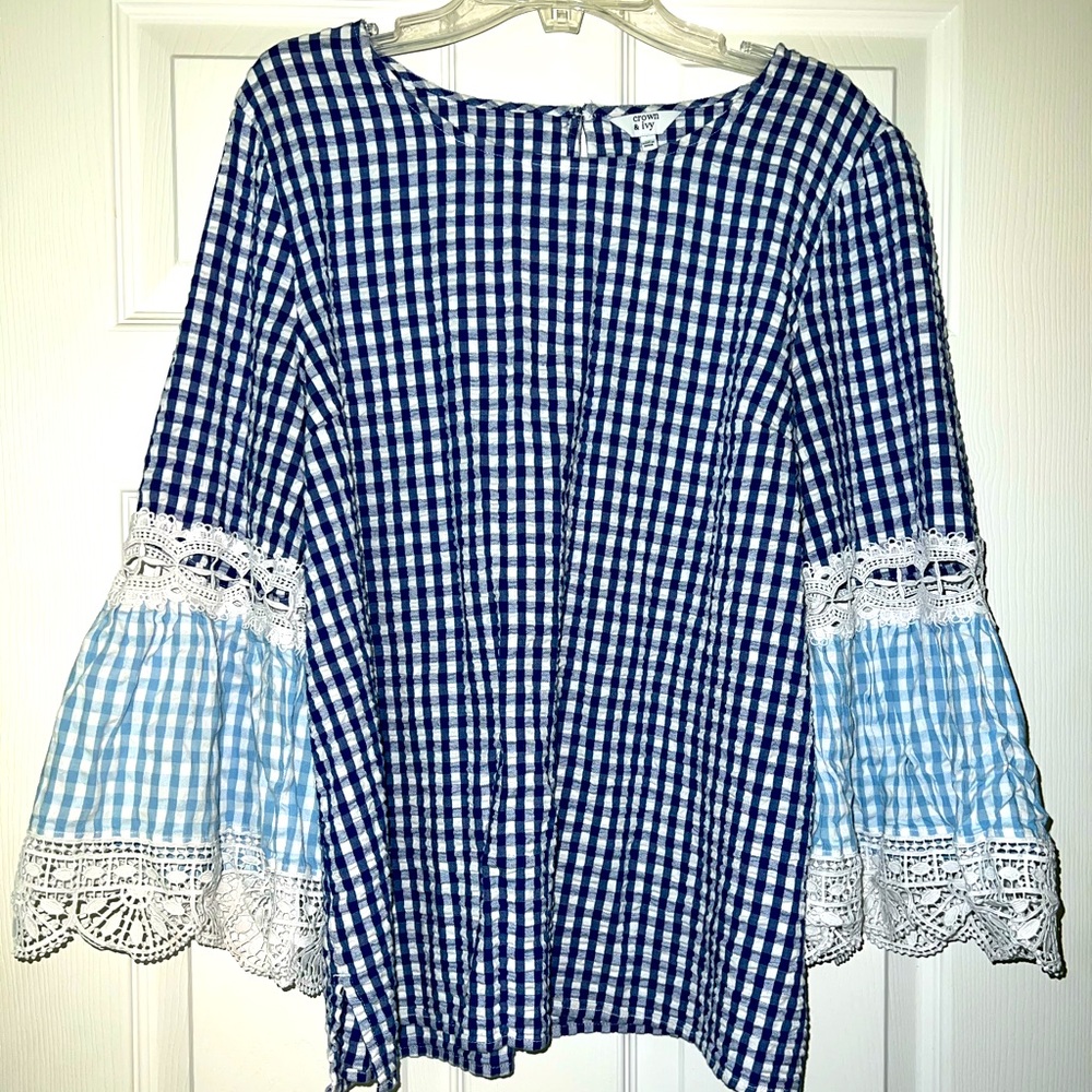 Crown & Ivy top